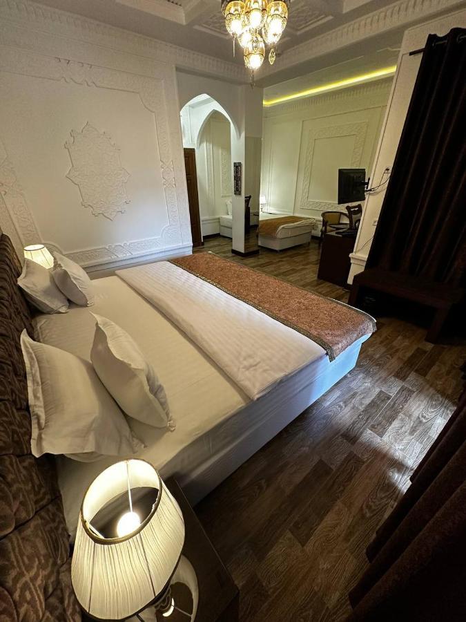 Shahristan Plaza Hotel Бухара Екстериор снимка